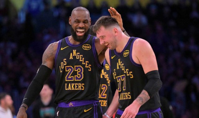 湖人队勒布朗·詹姆斯力挺东契奇，展现了他对东契奇的坚定信念